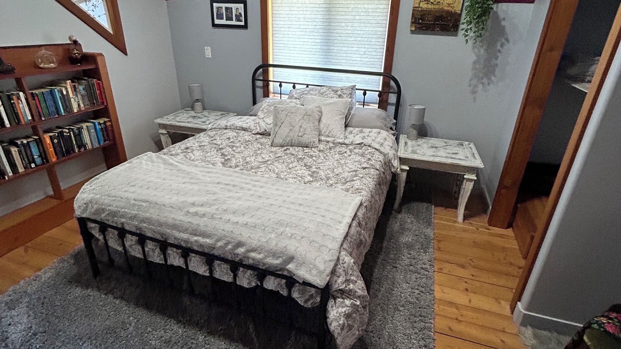 Photo of Bedroom in East Kootenay