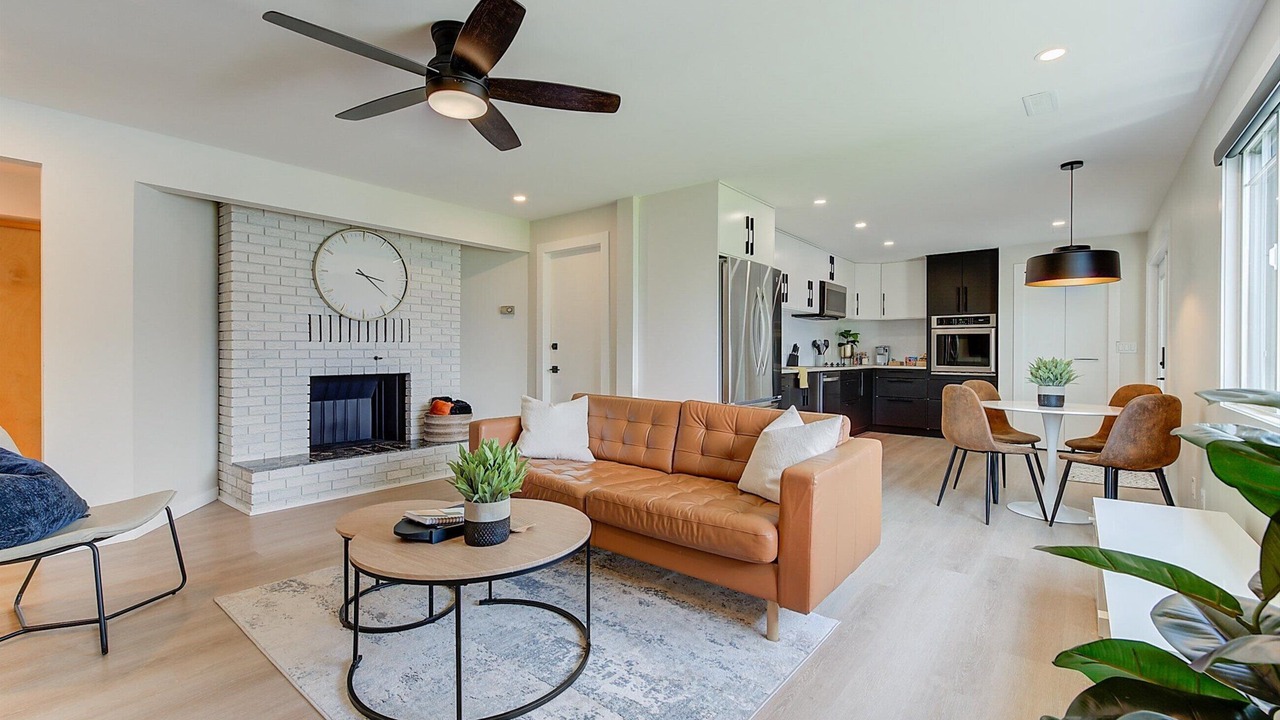 Photo of Livingroom in Westbank