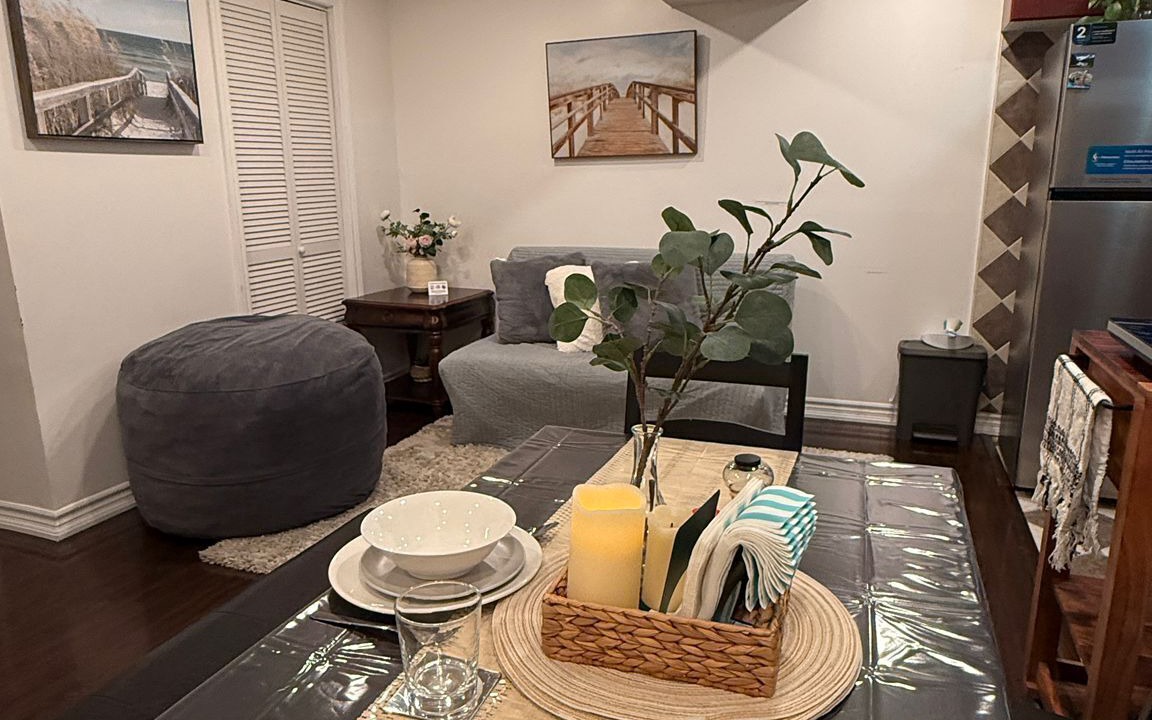 Photo of Livingroom in Halton Regional Municipality