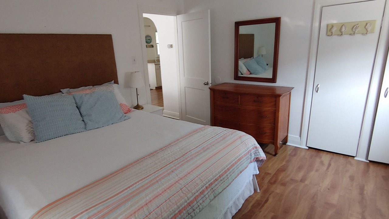 Photo of Bedroom in Crystal Beach