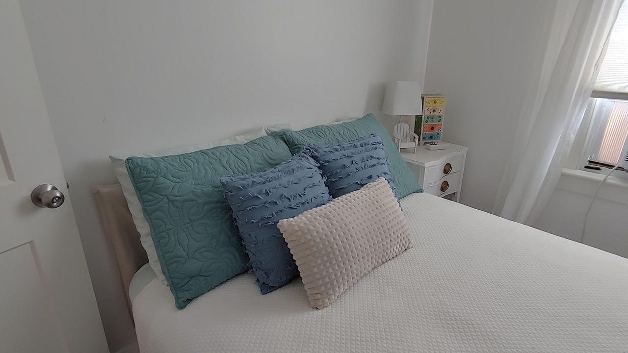 Photo of Bedroom in Crystal Beach