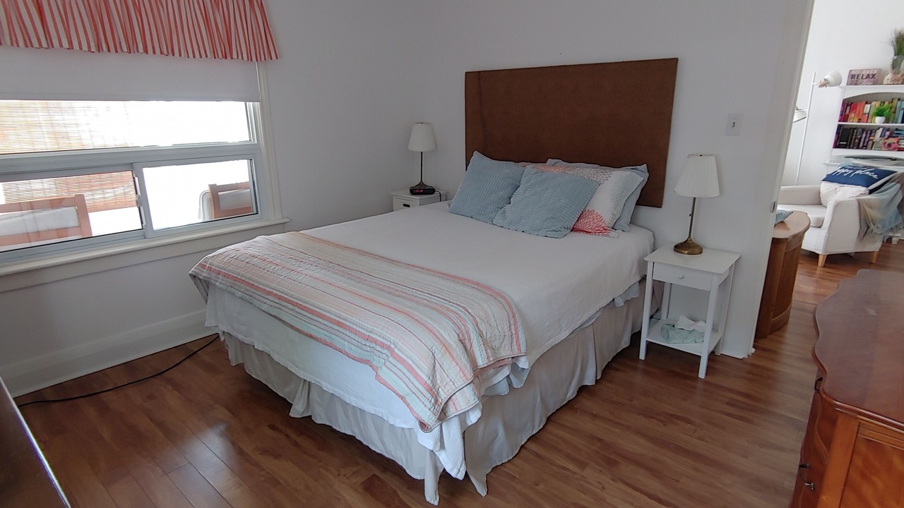 Photo of Bedroom in Crystal Beach