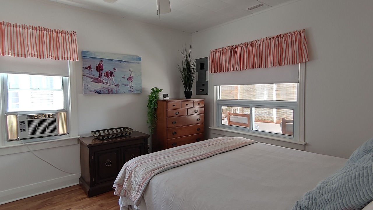 Photo of Bedroom in Crystal Beach