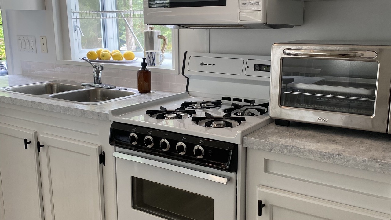 Photo of Kitchen in Lindell Beach