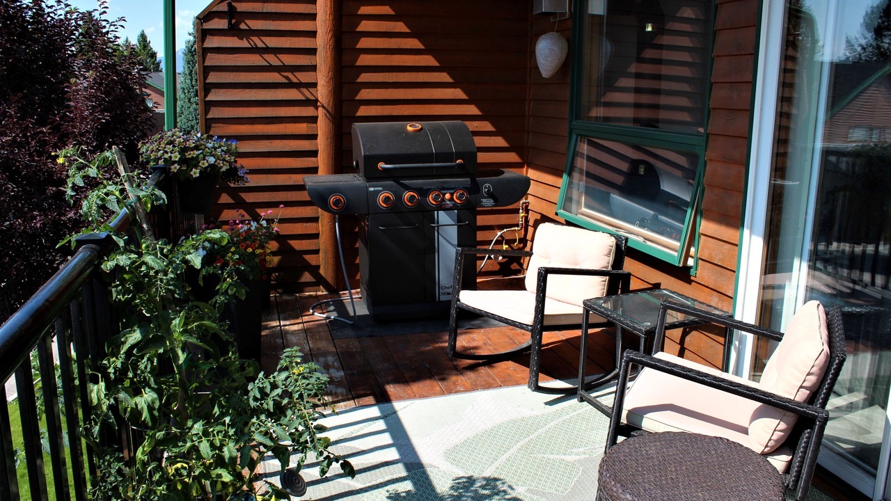 Photo of Patio Balcony in East Kootenay