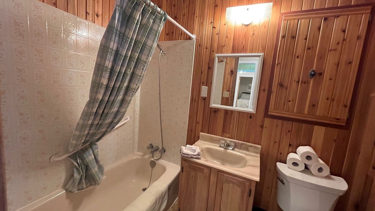 Photo of Bathroom in Candle Lake