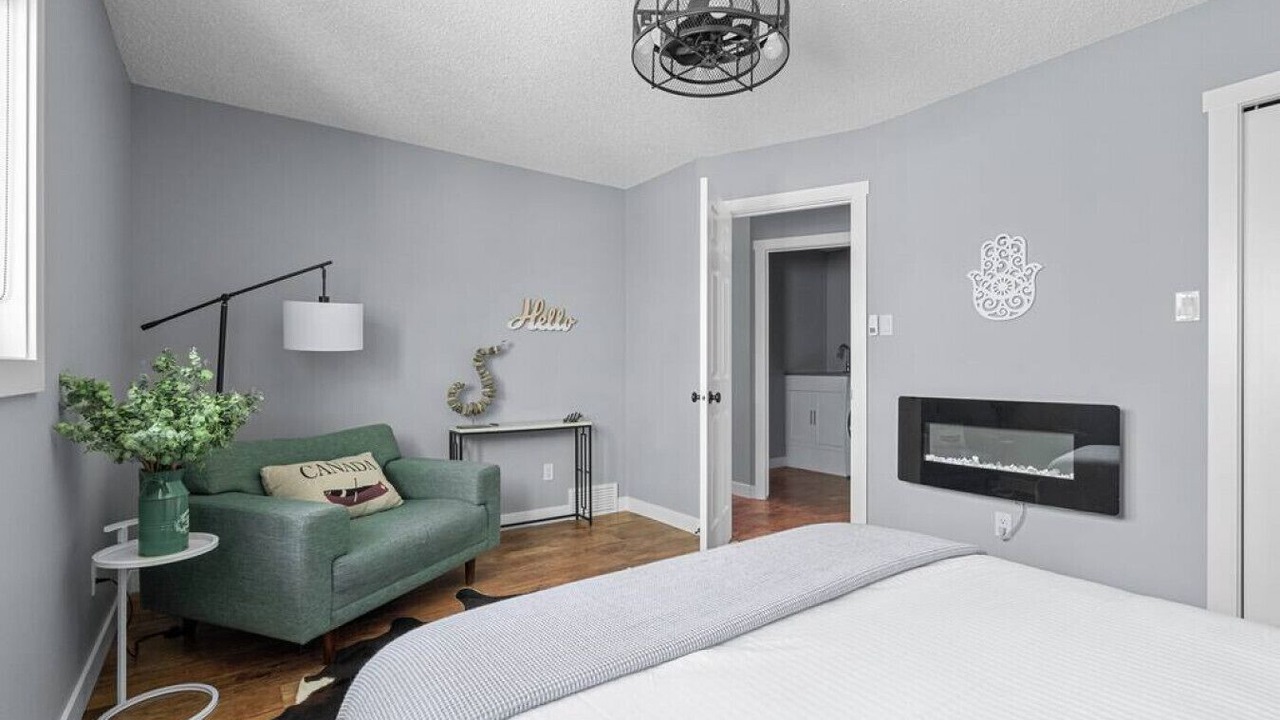 Photo of Bedroom in Parkland Beach