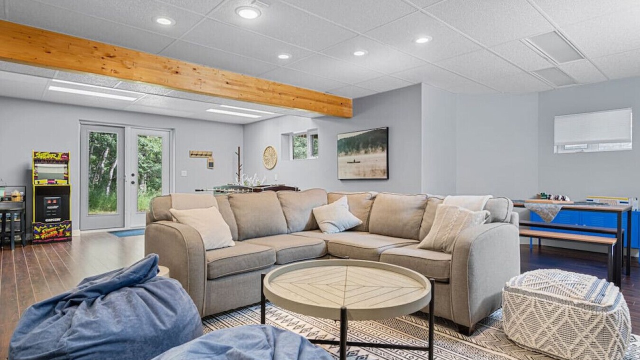 Photo of Livingroom in Parkland Beach