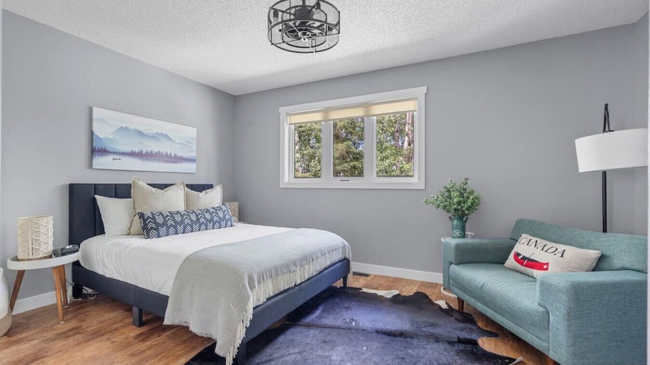 Photo of Bedroom in Parkland Beach