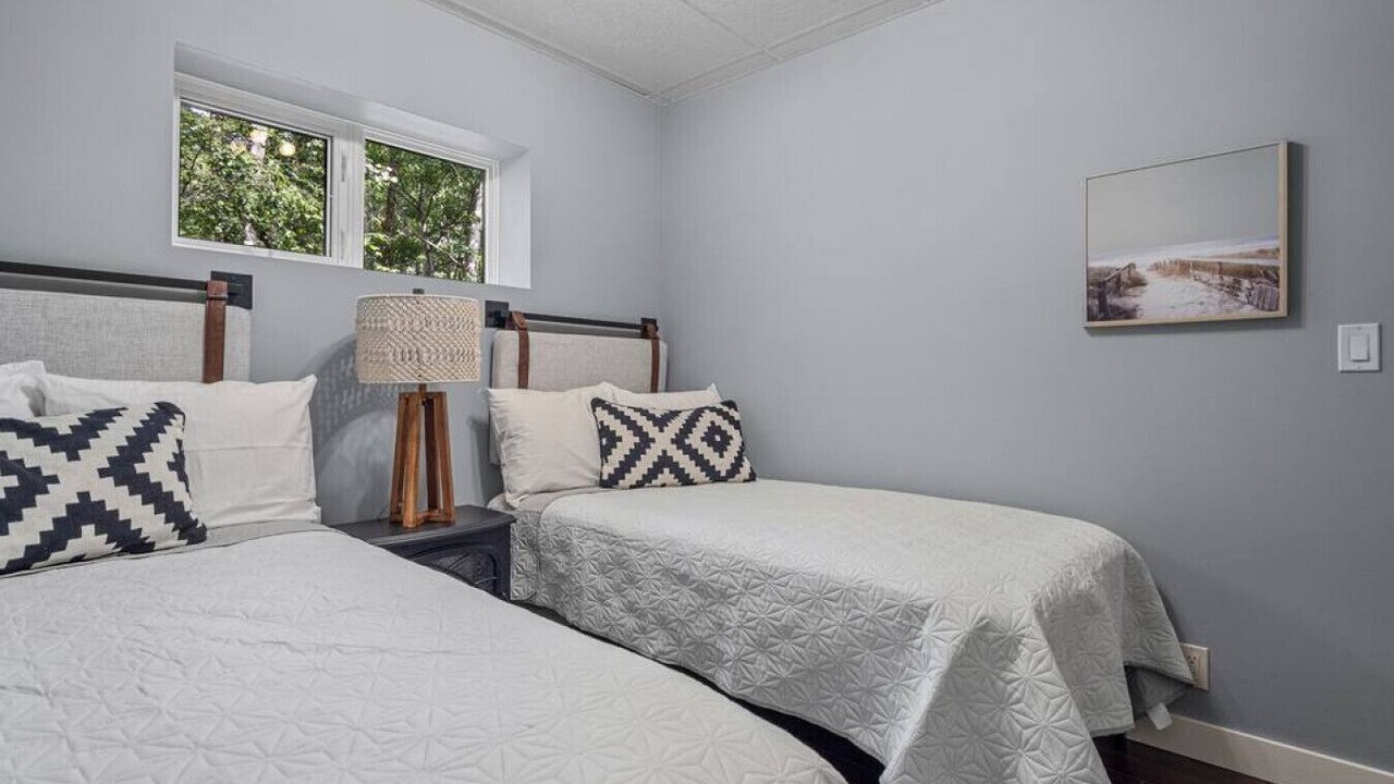 Photo of Bedroom in Parkland Beach