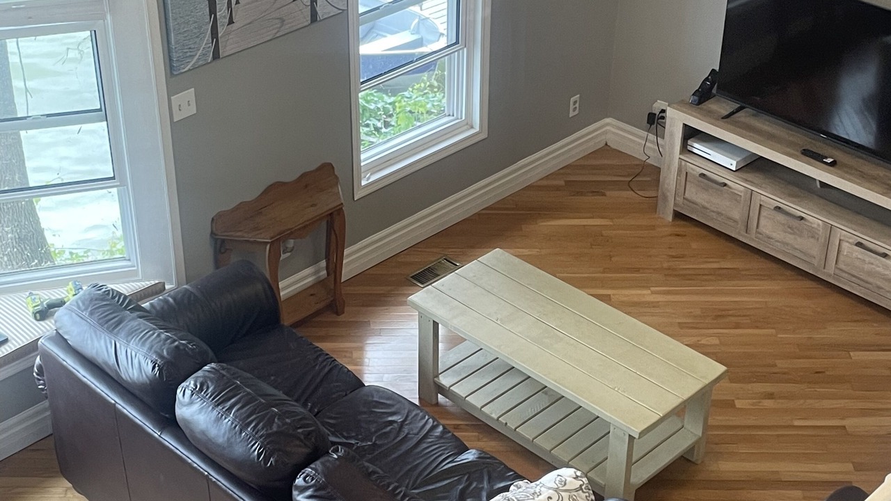 Photo of Livingroom in Scugog