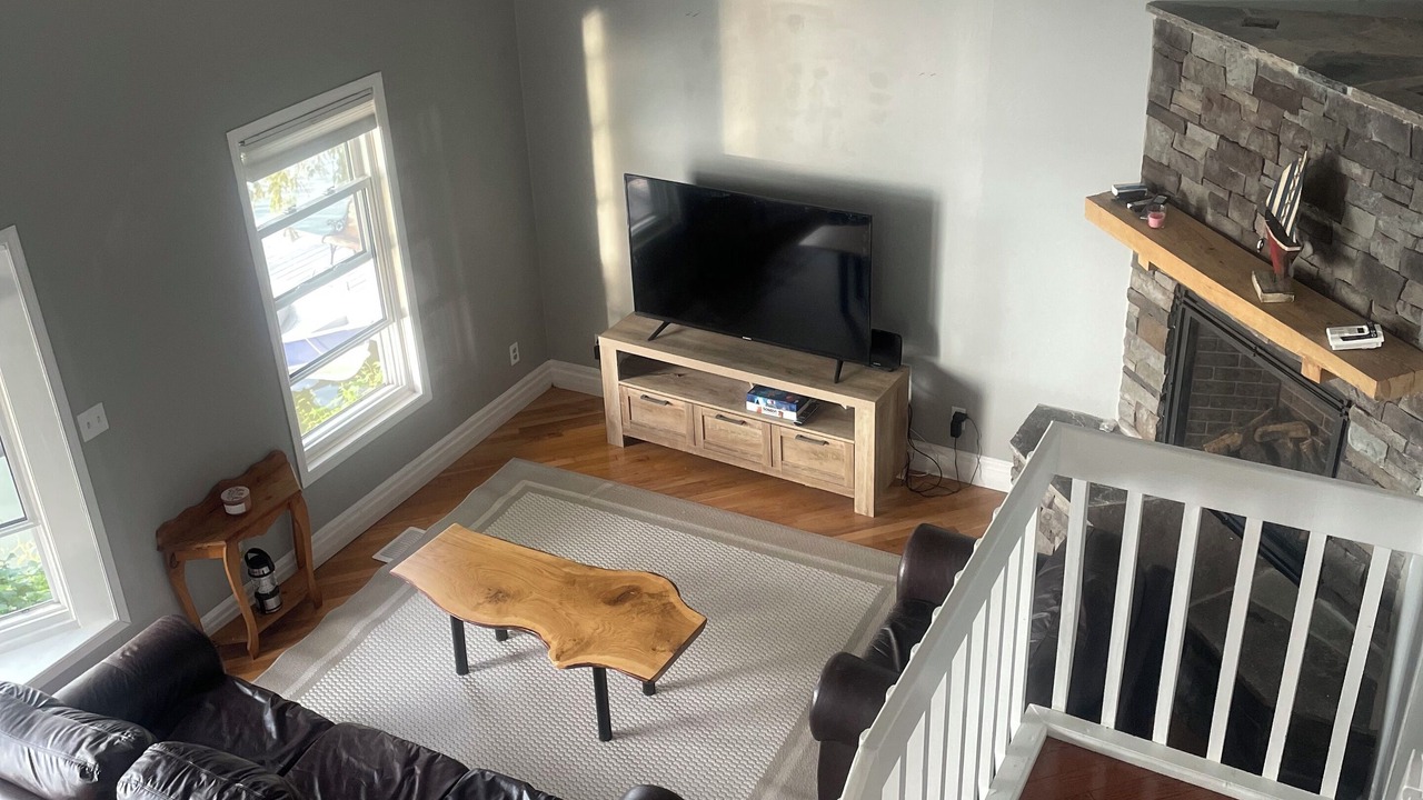 Photo of Livingroom in Scugog
