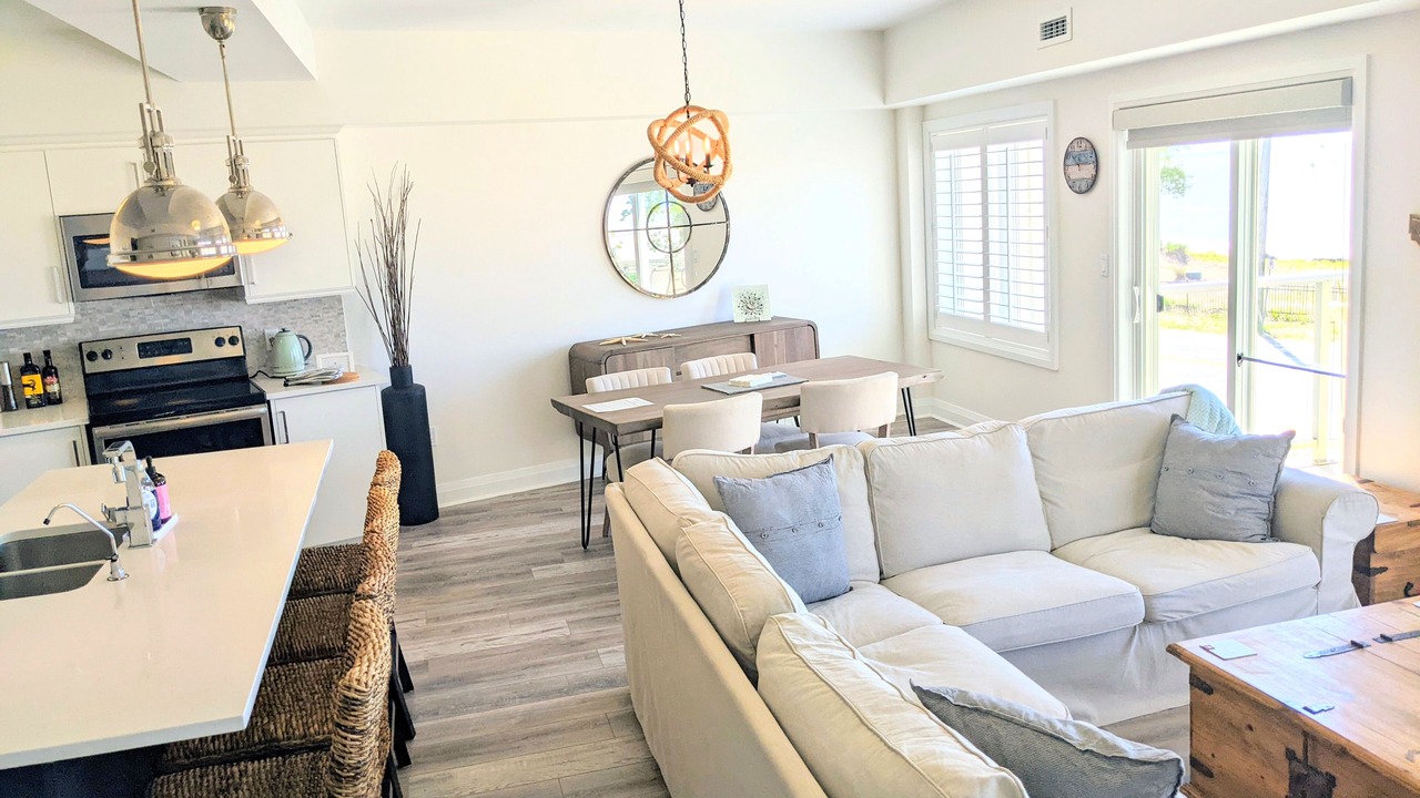 Photo of Livingroom in Long Point