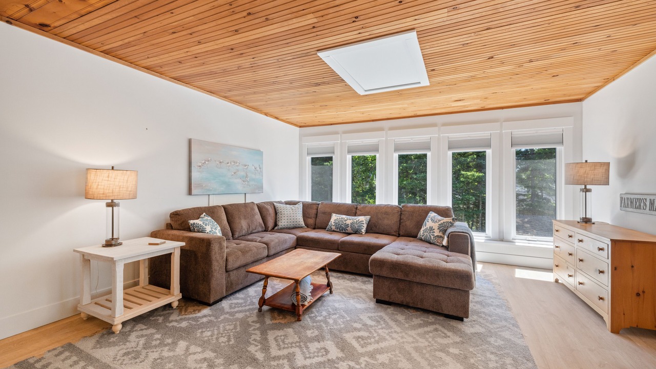Photo of Livingroom in Bayview
