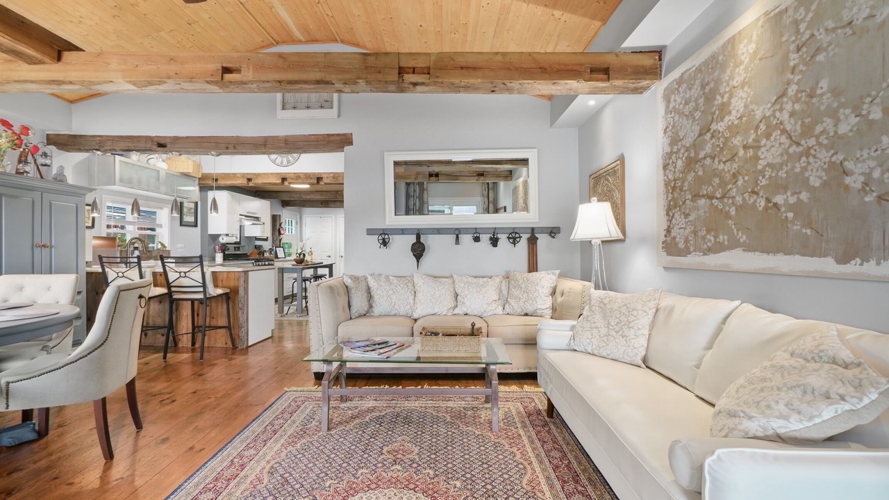 Photo of Livingroom in Campbellford