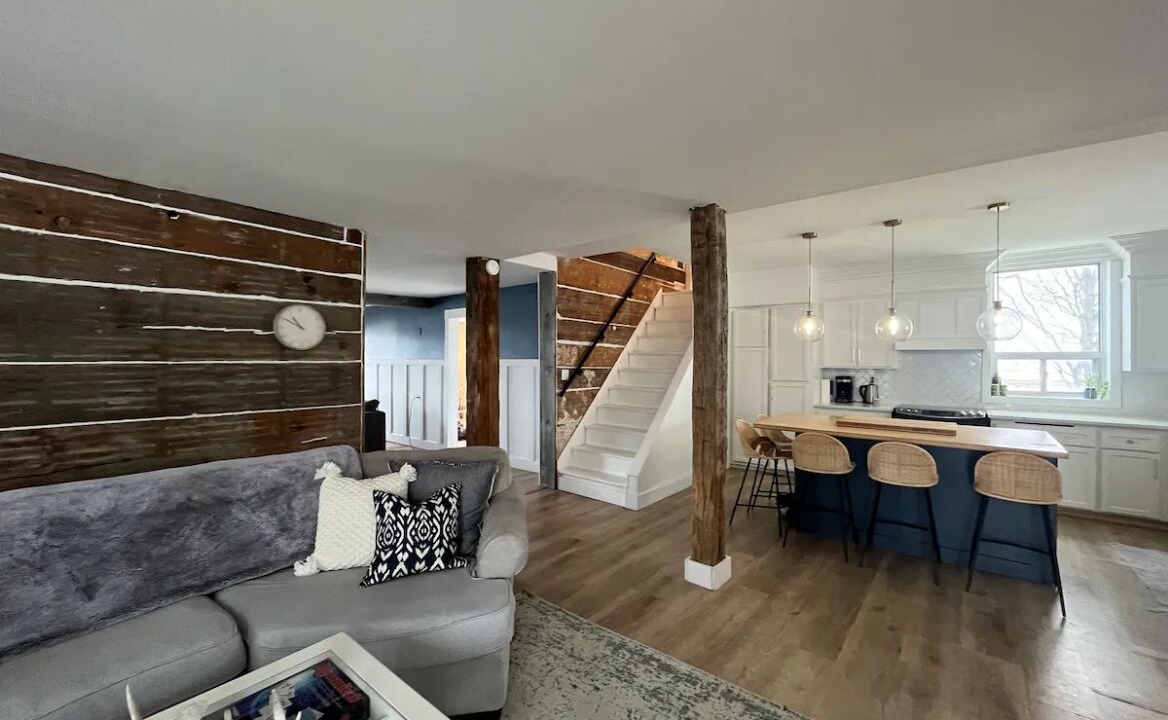 Photo of Livingroom in Huron East