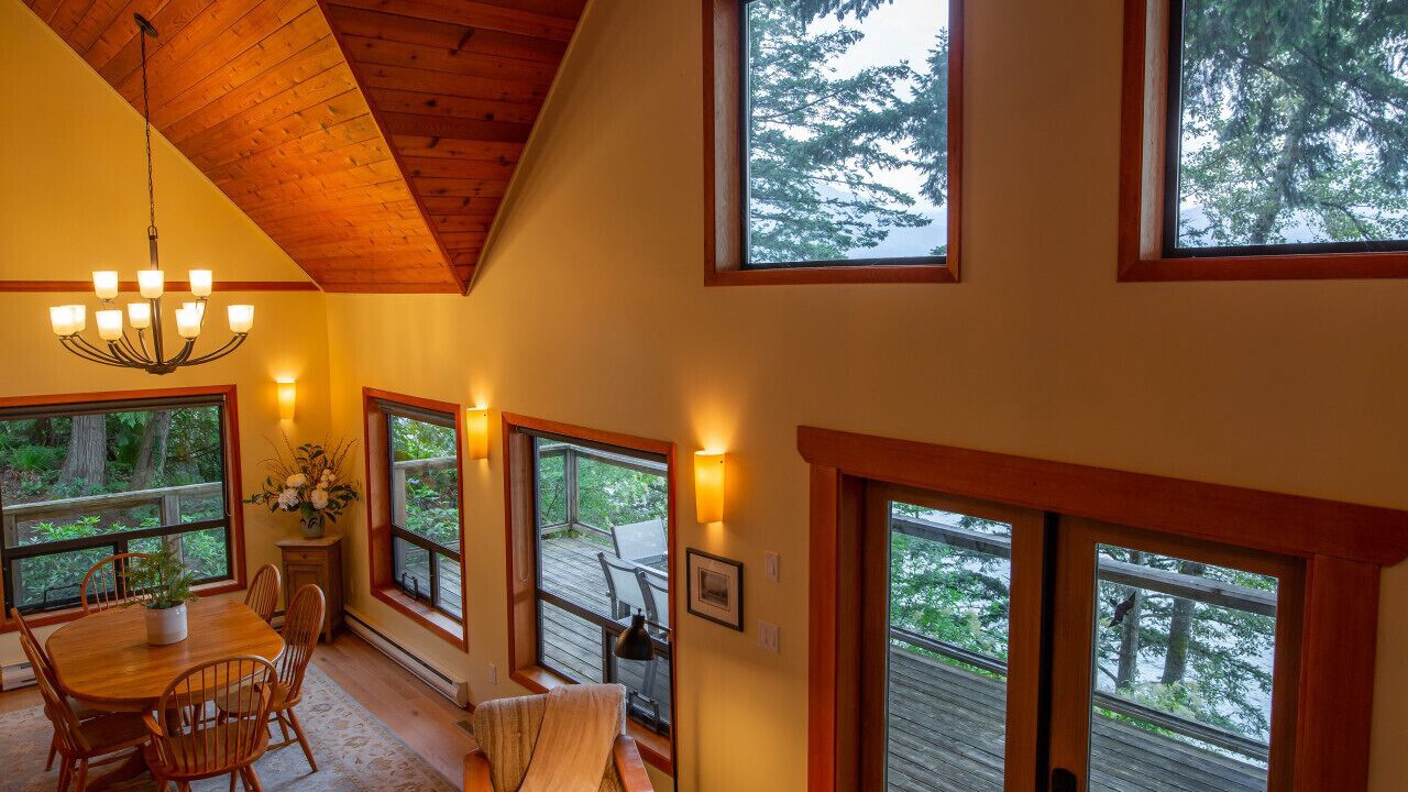Photo of Bedroom in Harrison Hot Springs