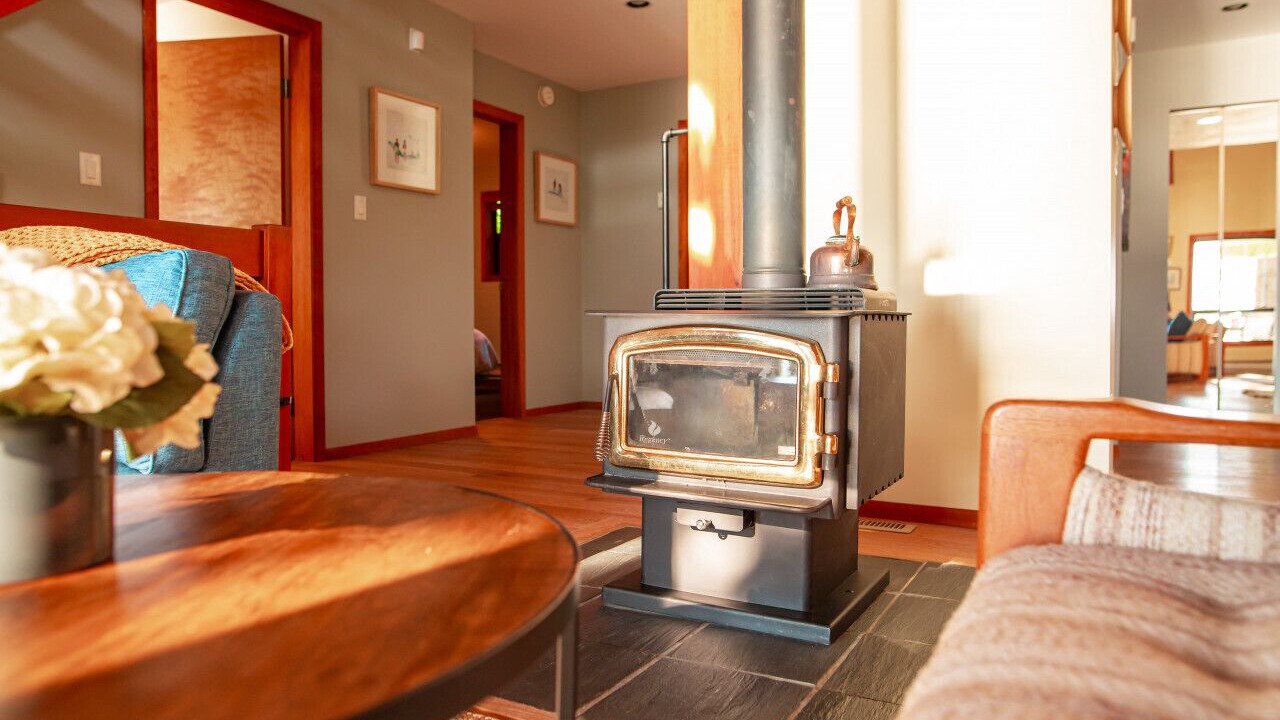 Photo of Livingroom in Harrison Hot Springs