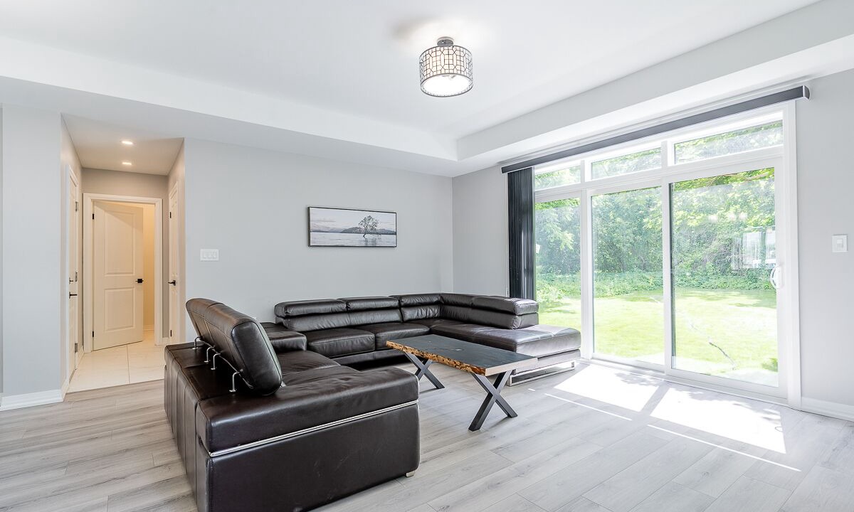 Photo of Livingroom in Belleville