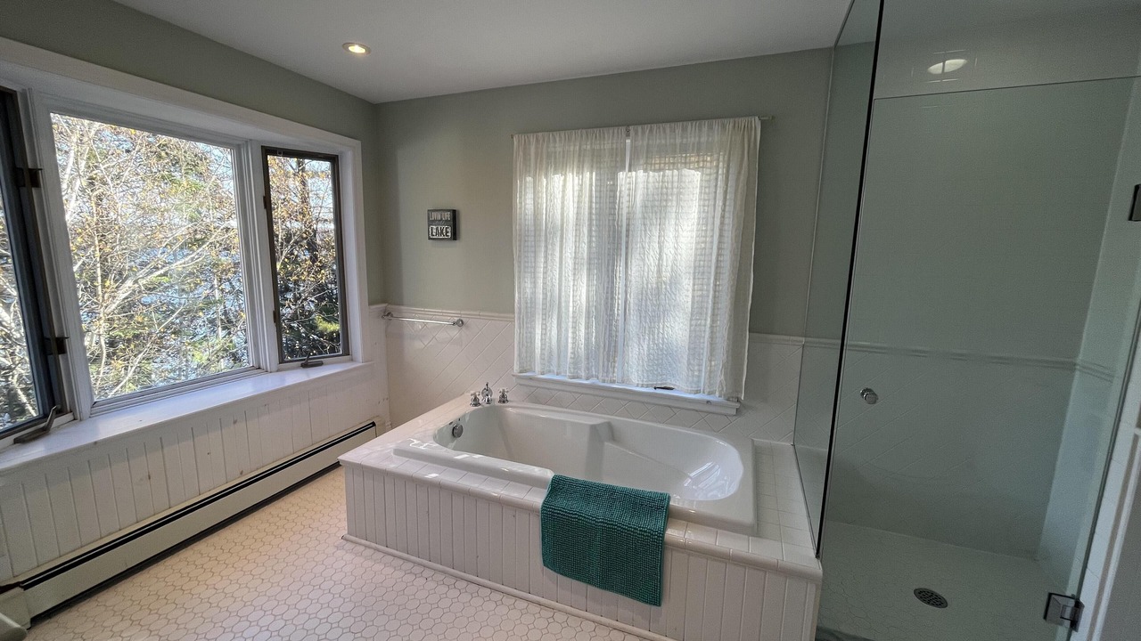 Photo of Bathroom in Utterson
