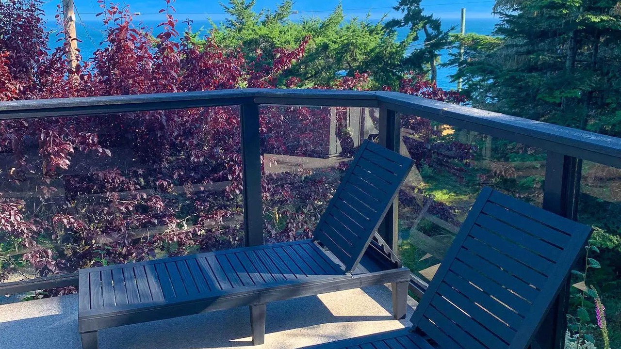 Photo of Patio Balcony in Juan de Fuca Electoral Area