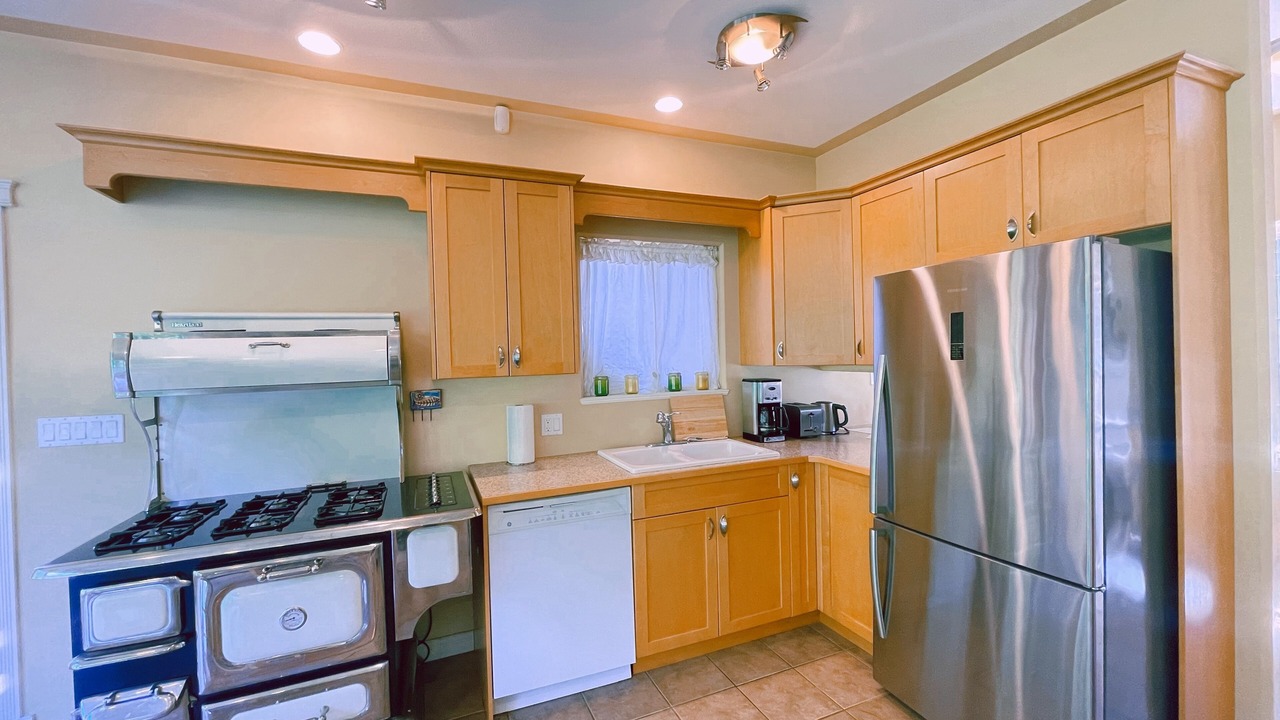 Photo of Kitchen in Campbell River