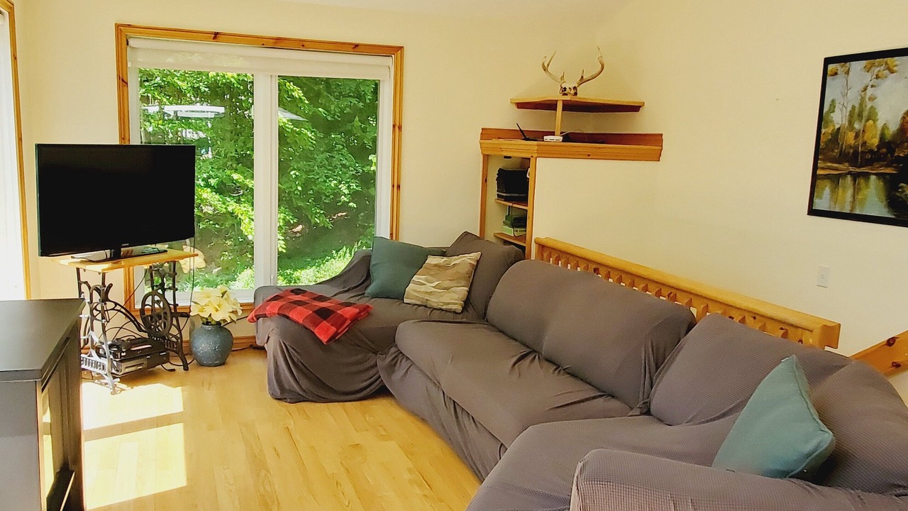 Photo of Livingroom in Lanark Highlands