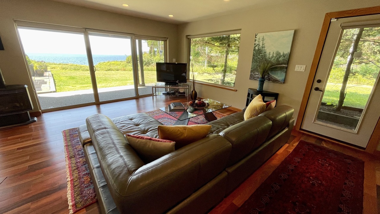 Photo of Livingroom in Otter Point