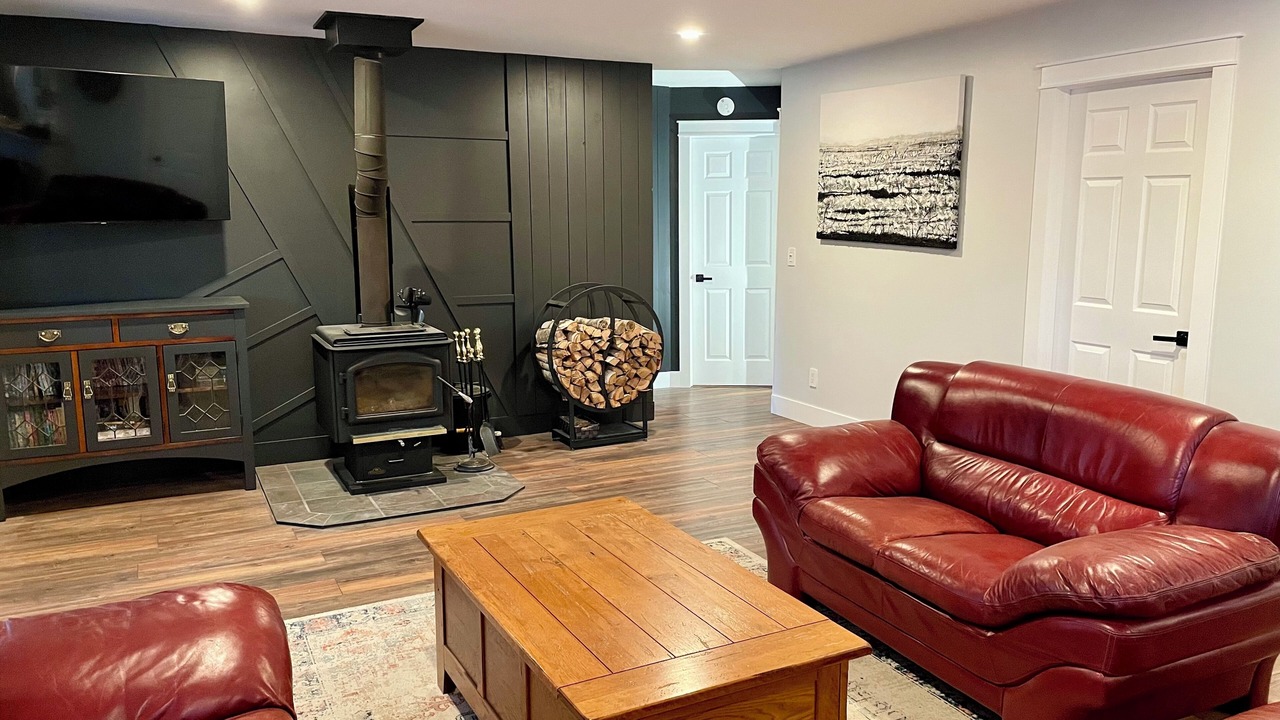 Photo of Livingroom in North Frontenac
