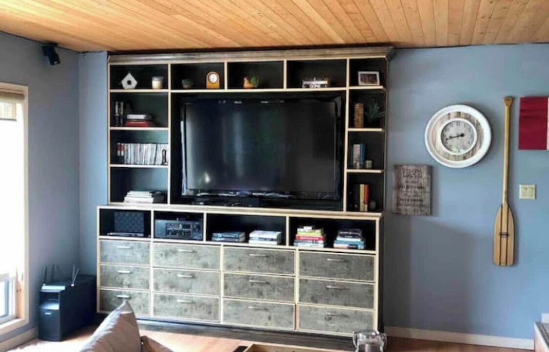 Photo of Livingroom in McMurrich/Monteith