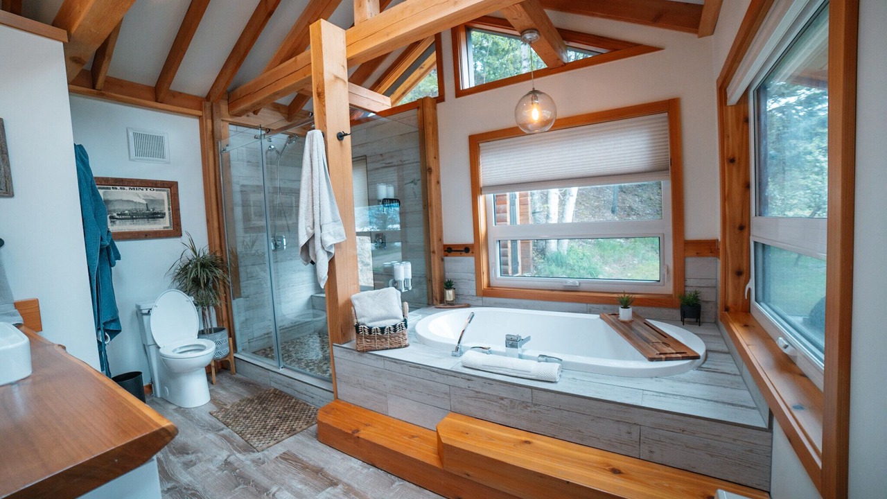 Photo of Bathroom in Nakusp