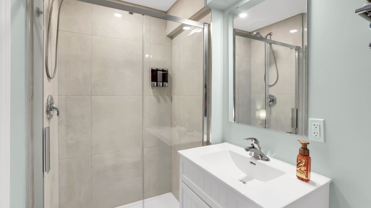 Photo of Bathroom in Niagara Falls