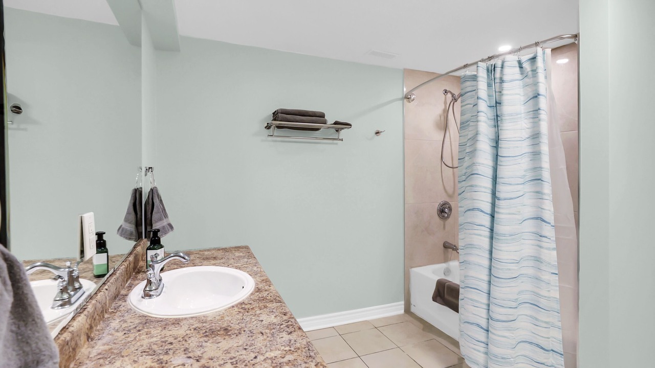 Photo of Bathroom in Niagara Falls