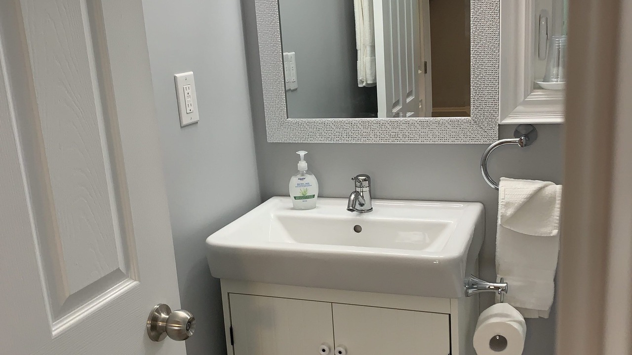 Photo of Bathroom in Niagara Falls