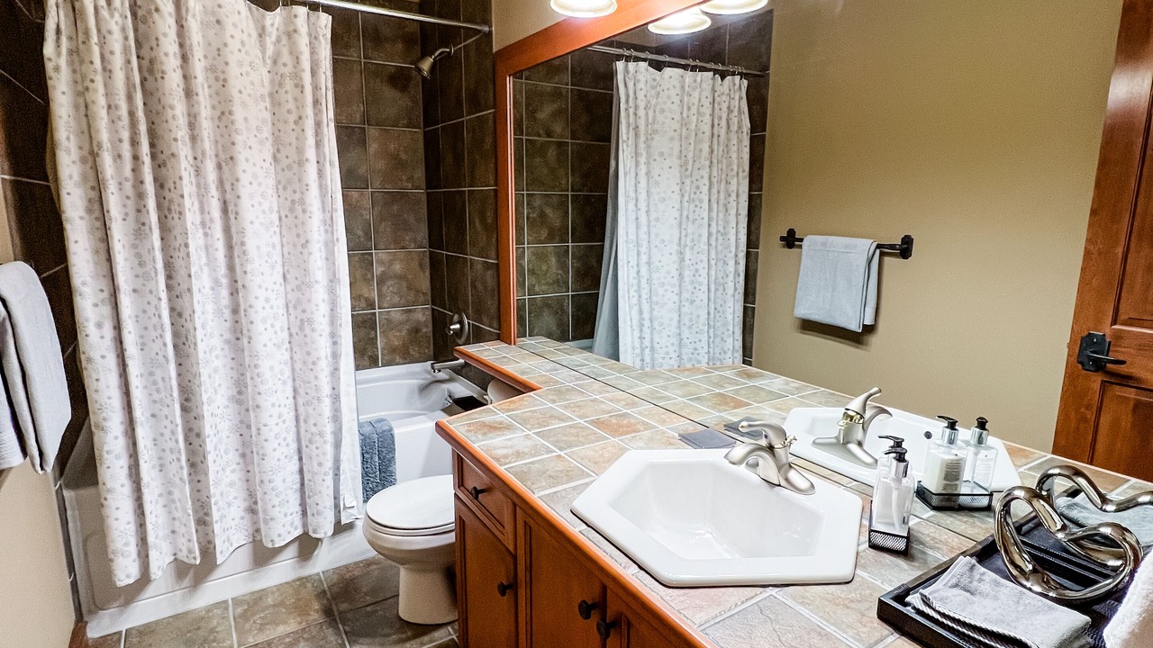 Photo of Bathroom in Big White Ski Resort