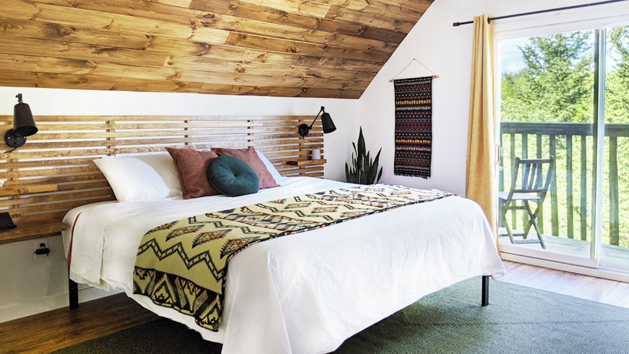 Photo of Bedroom in Algonquin Highlands