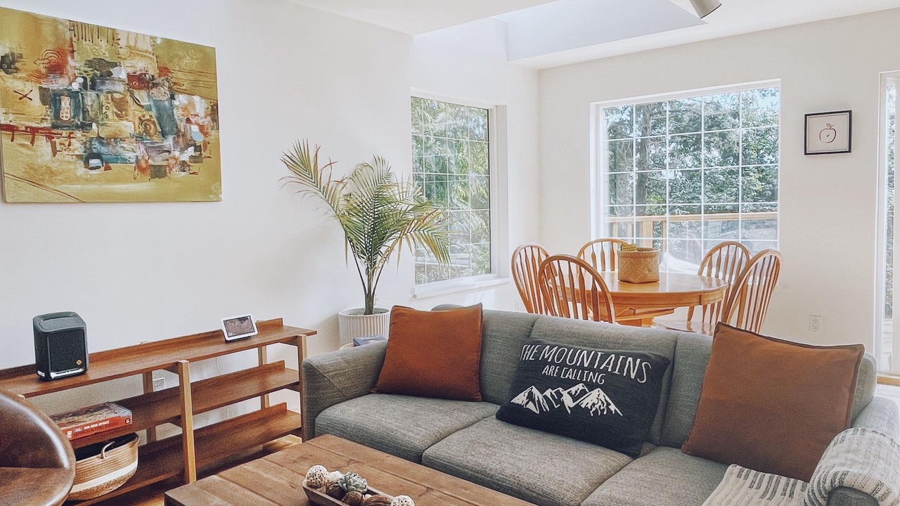 Photo of Livingroom in Garden Bay