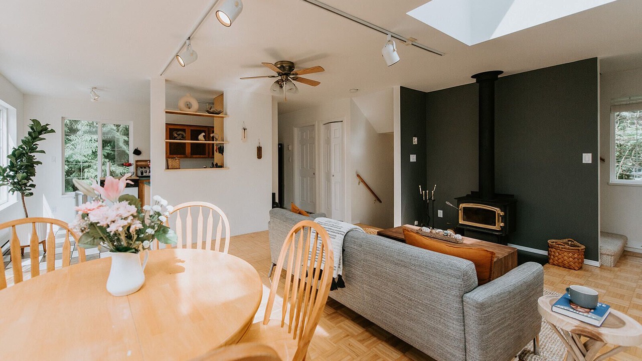 Photo of Bedroom in Garden Bay