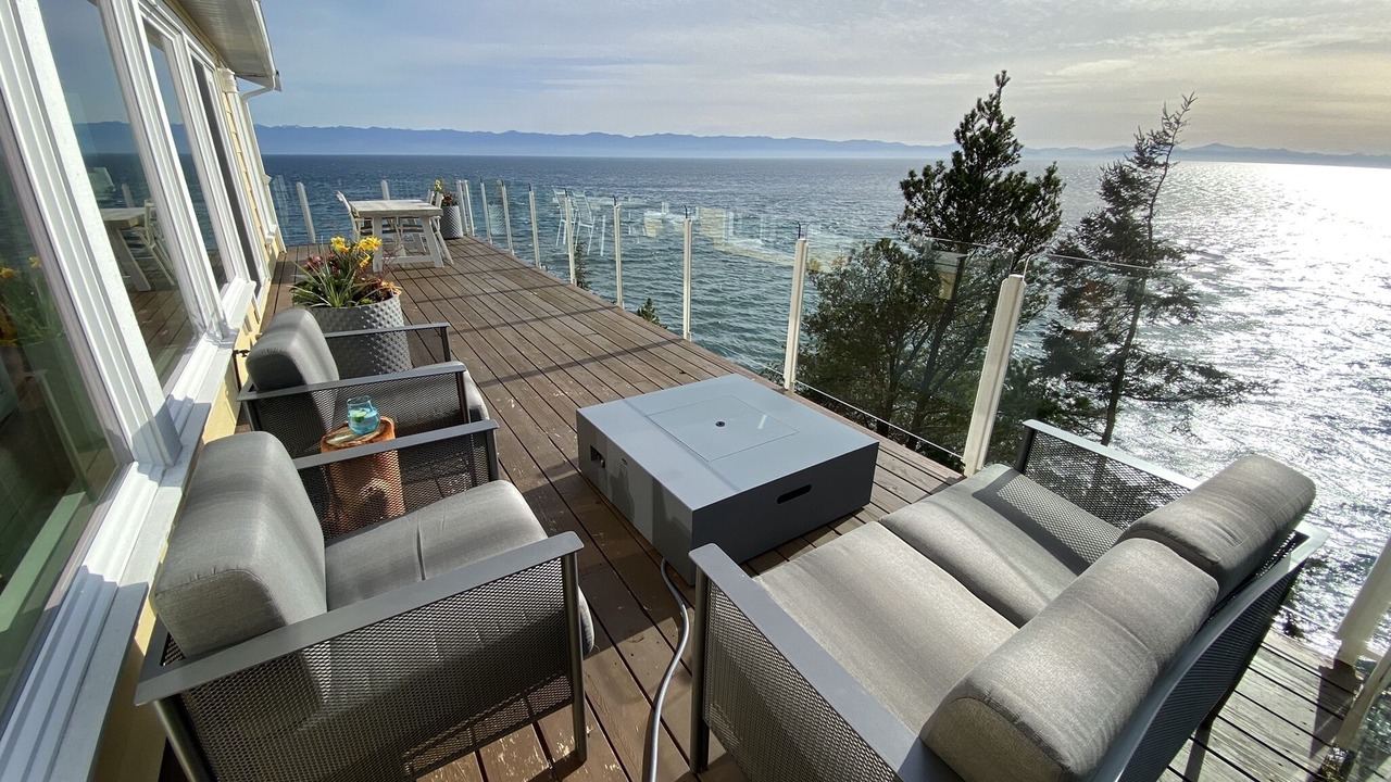 Photo of Patio Balcony in Juan de Fuca Electoral Area