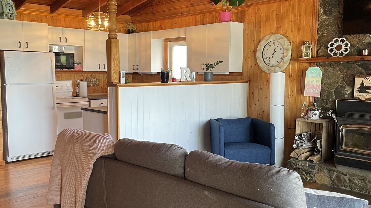 Photo of Livingroom in Central Alberta