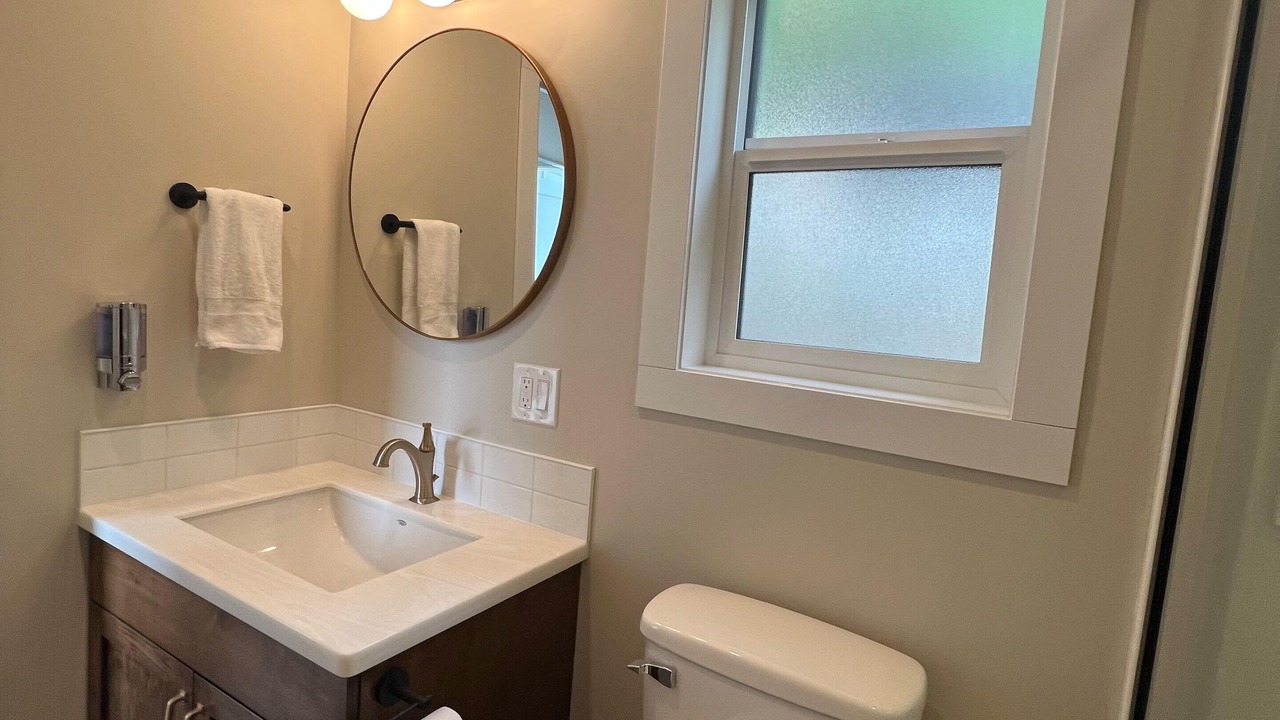 Photo of Bathroom in Harrison Hot Springs