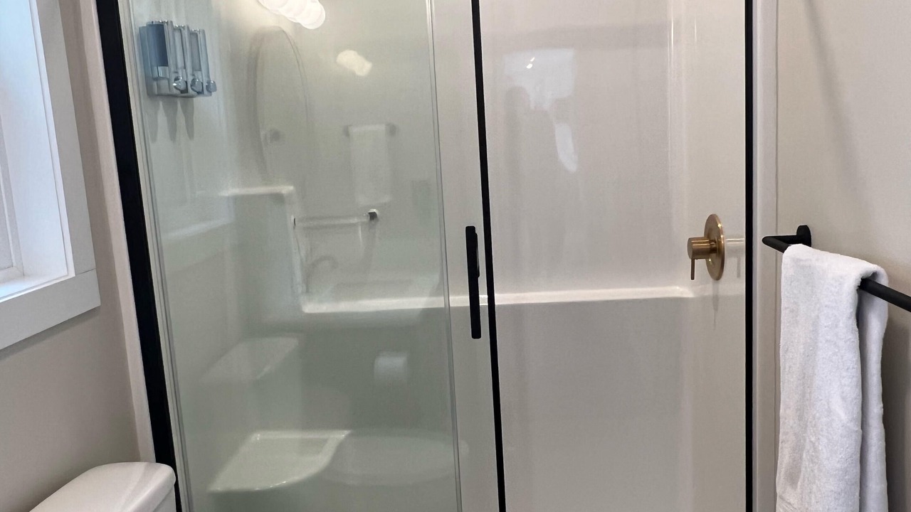 Photo of Bathroom in Harrison Hot Springs