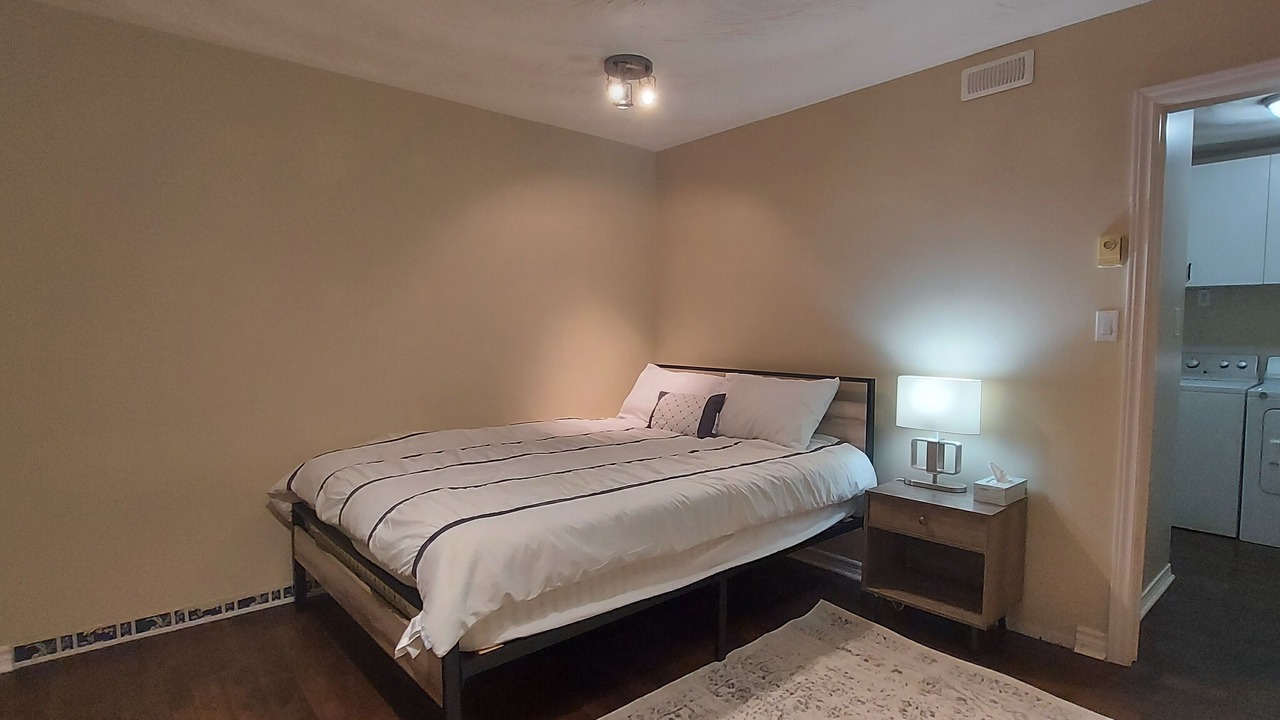 Photo of Bedroom in Elizabethtown-Kitley