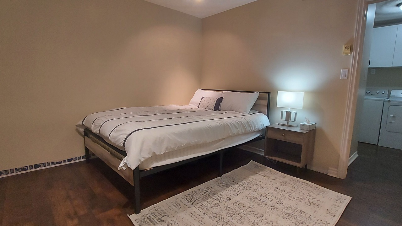 Photo of Bedroom in Elizabethtown-Kitley