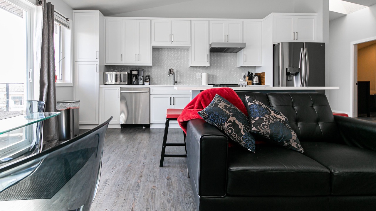 Photo of Livingroom in Colwood