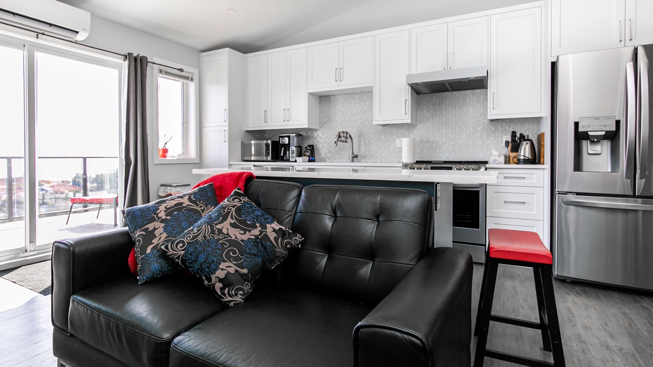 Photo of Livingroom in Colwood