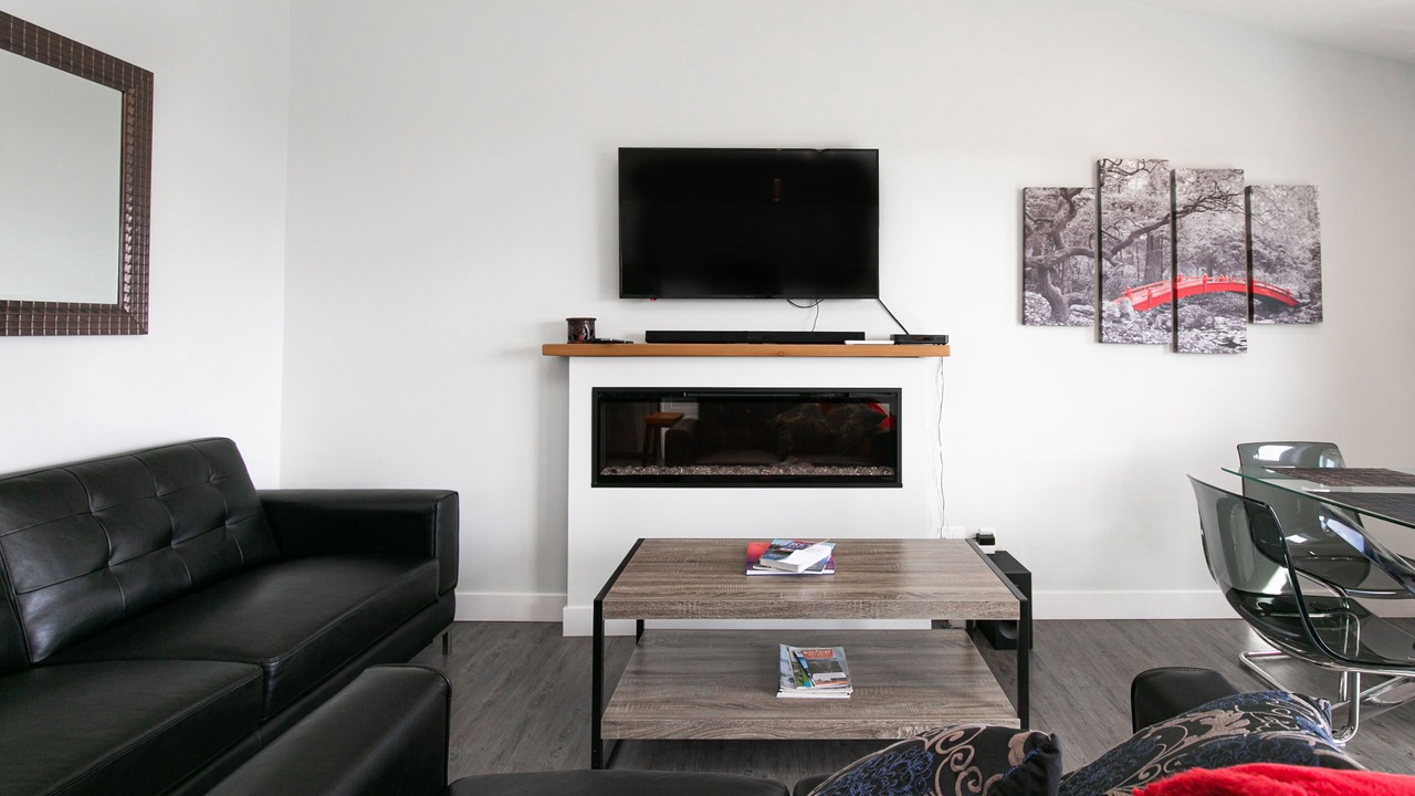 Photo of Livingroom in Colwood