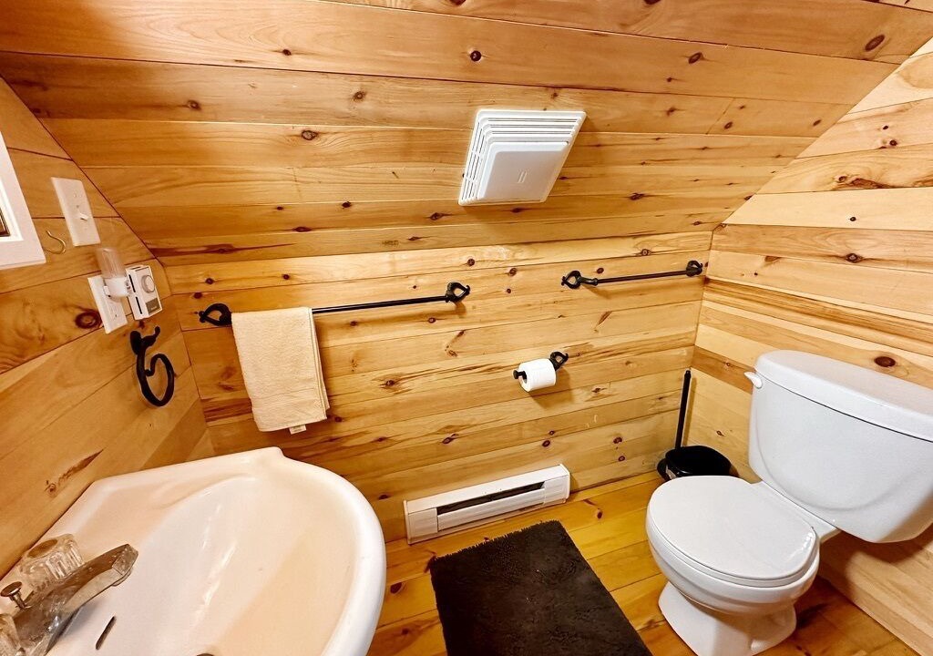 Photo of Bathroom in St. Joseph-Du-Moine
