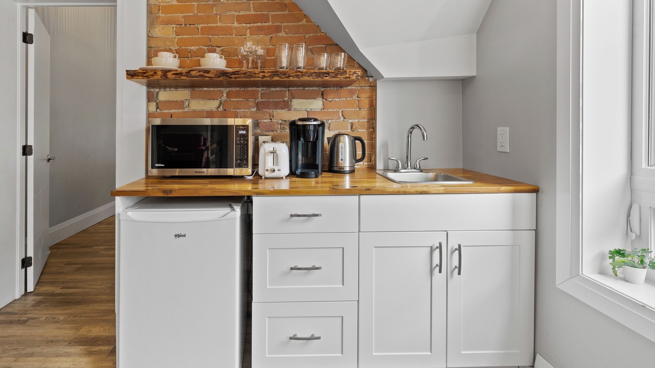 Photo of Kitchen in Mount Hope Huron Park