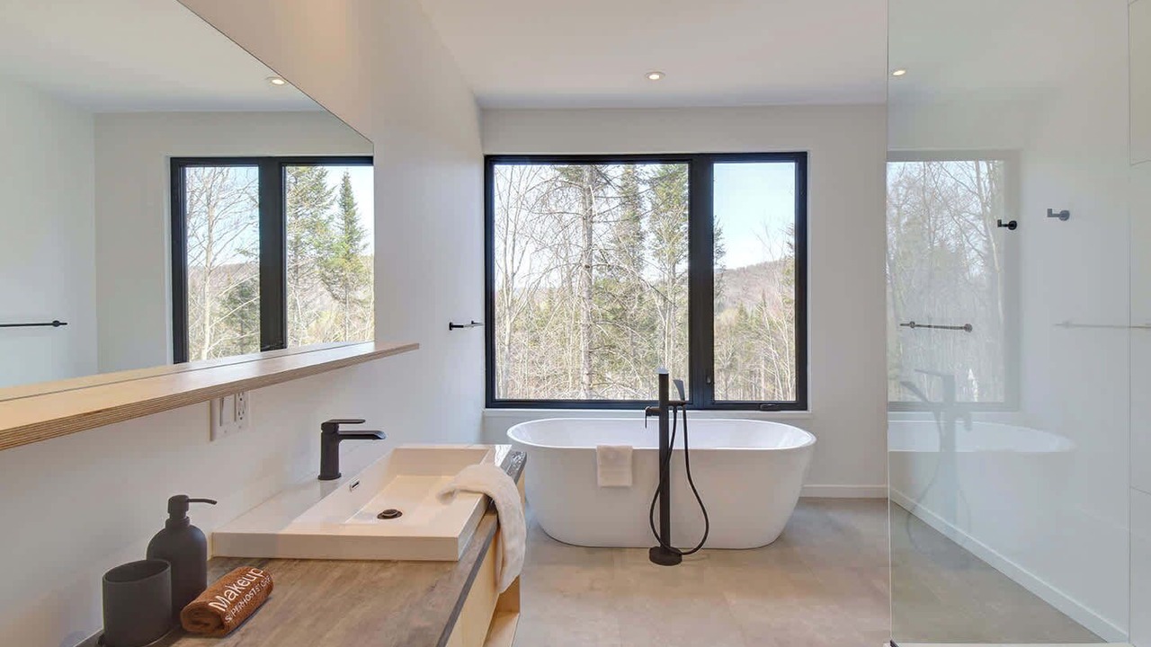 Photo of Bathroom in Lac-Superieur